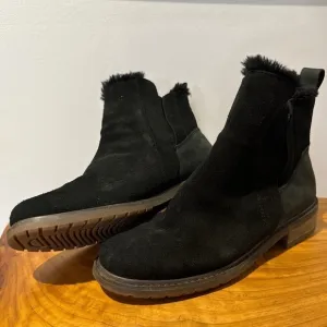 EMU Australia Waterproof Unisex Black Sherpa Lined Ankle Boots Woman 10 Man 8