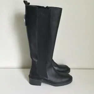 Enzo Tesoti leather full zip riding boots black size 6.5 NWT