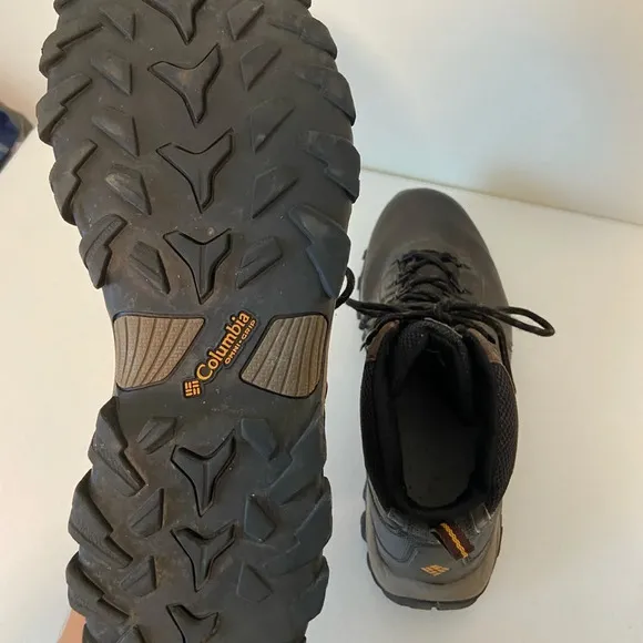 EUC | Columbia men’s newton ridge plus II waterproof lace up hiking boots — 10.5