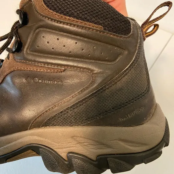 EUC | Columbia men’s newton ridge plus II waterproof lace up hiking boots — 10.5