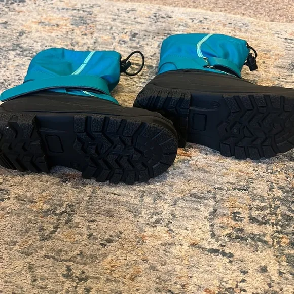 EUC Oaki Snow Boots Sz 10