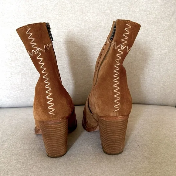 EUC Spell Zephyr💯Suede Leather Ankle Boots size 39