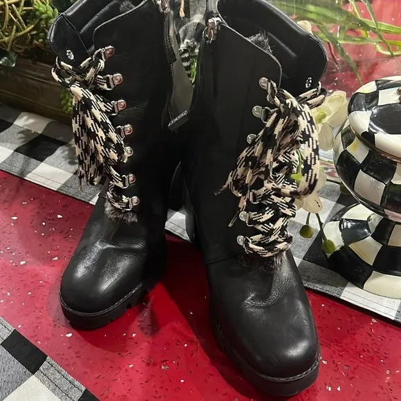 EUC ZARA LEATHER HIKING STYLE HEELED ANKLE BOOTS 2106/001
