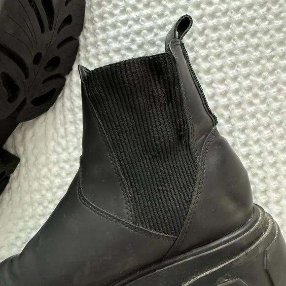 Farm Rio Lug Sole Chelsea Boots Beaded Heel Women's Size 8.5 Southwestern Boho