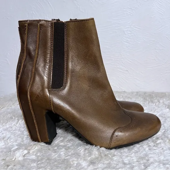 FLY London Brown Heeled  Leather Ankle Boots Booties Size 40 9-9.5