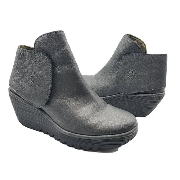 Fly London Yogi boots Graphite Leather Women's Size 37 EU 6.5-7 US excellent