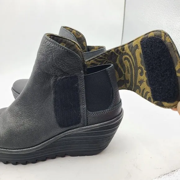 Fly London Yogi boots Graphite Leather Women's Size 37 EU 6.5-7 US excellent