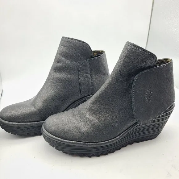 Fly London Yogi boots Graphite Leather Women's Size 37 EU 6.5-7 US excellent