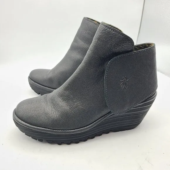 Fly London Yogi boots Graphite Leather Women's Size 37 EU 6.5-7 US excellent