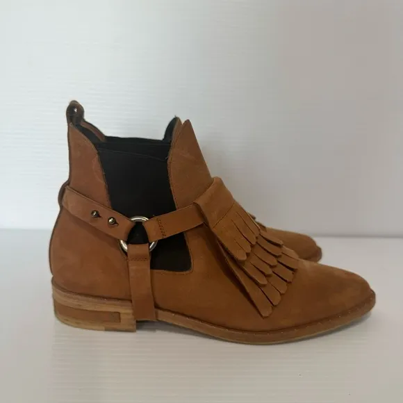 Freda Salvador Blaze Caramel Suede Leather Chelsea Mud Heeled Boots Size 7 1/2