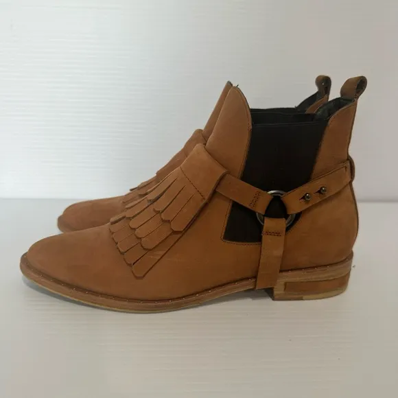 Freda Salvador Blaze Caramel Suede Leather Chelsea Mud Heeled Boots Size 7 1/2