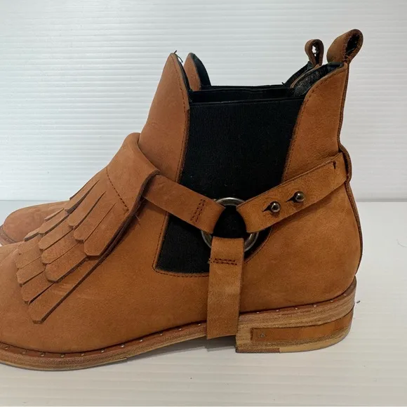 Freda Salvador Blaze Caramel Suede Leather Chelsea Mud Heeled Boots Size 7 1/2
