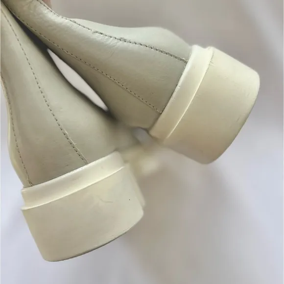 Free People Brooks Lug Sole Leather Chelsea Boot in Chalk Size 41 Mid-Ca…