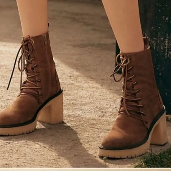 Free people Dylan Lace up boots Chunky Heel Women Size 8