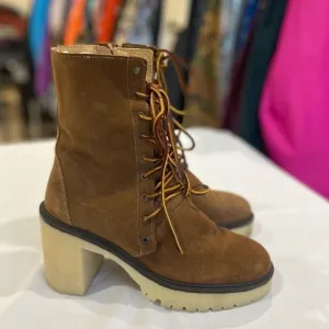 Free people Dylan Lace up boots Chunky Heel Women Size 8