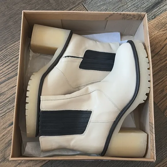 Free People James  Chelsea Chunky Heel Boot White / Cream Womens EU Size 41