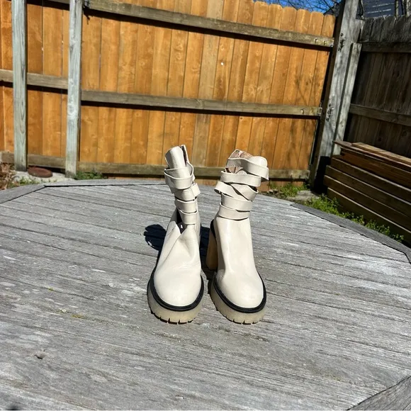 Free People Jesse cutout heeled Boots size 39. 8.5 us