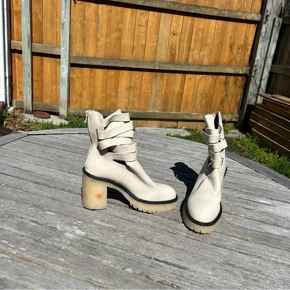 Free People Jesse cutout heeled Boots size 39. 8.5 us
