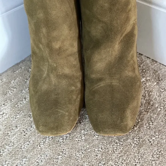 Free People “Liberty” suede over the knee boots 👢THESE BOOTS ARE 🔥