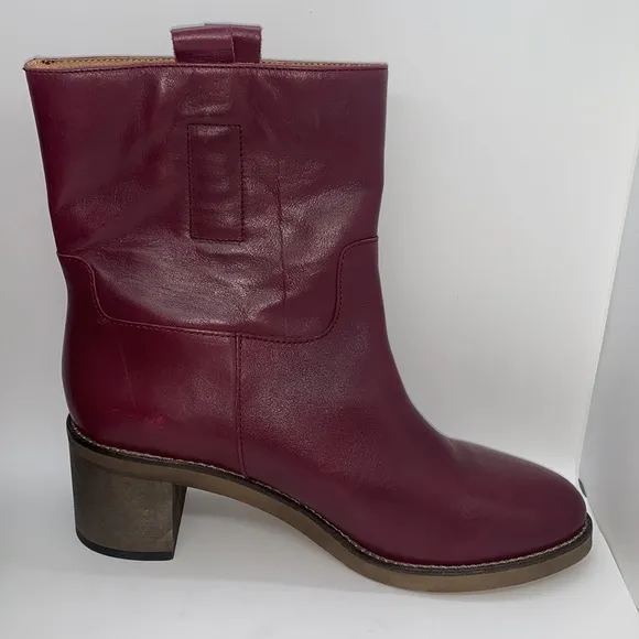 Free People NWOB Tabby Ankle Boots Wild Mulberry 39 1/2 Leather 2” Block Heel