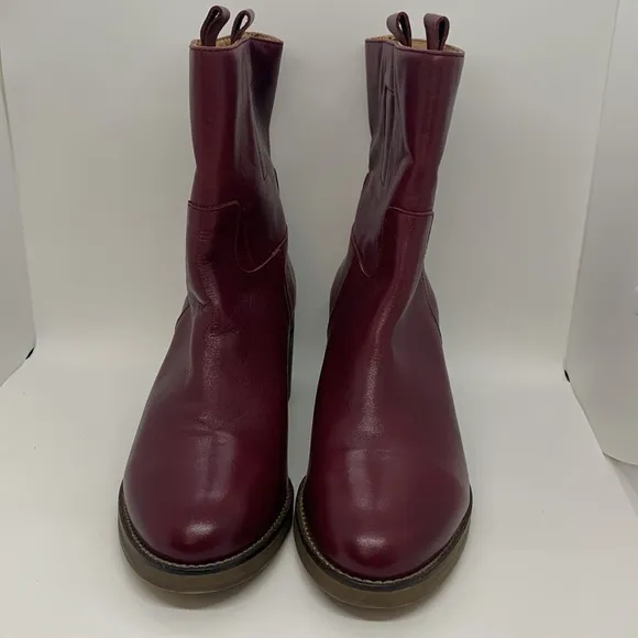 Free People NWOB Tabby Ankle Boots Wild Mulberry 39 1/2 Leather 2” Block Heel