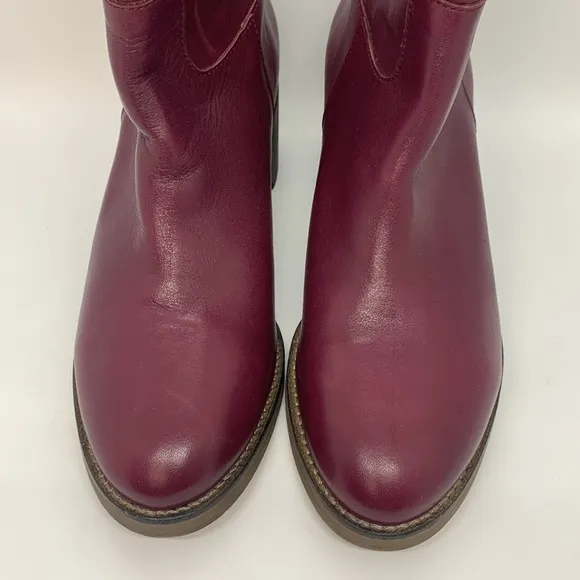 Free People NWOB Tabby Ankle Boots Wild Mulberry 39 1/2 Leather 2” Block Heel