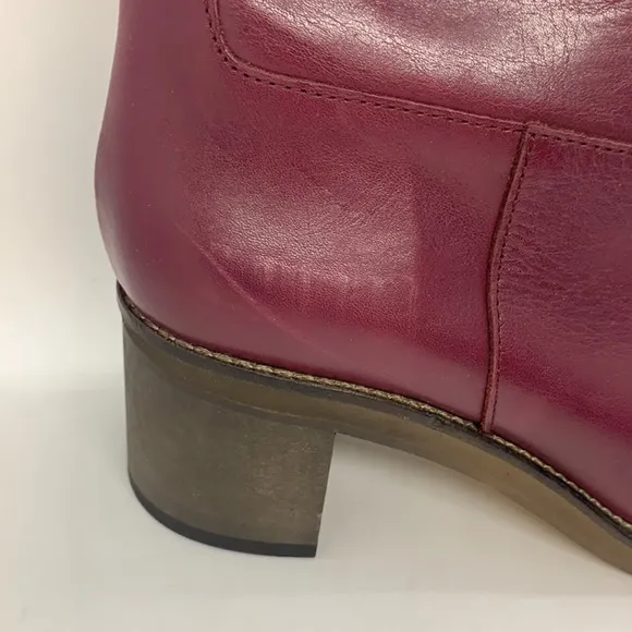 Free People NWOB Tabby Ankle Boots Wild Mulberry 39 1/2 Leather 2” Block Heel