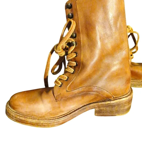 Free People Santa FE Vintage Look Distressed Tan Leather Lace-Up Boots Sz.39/8.5