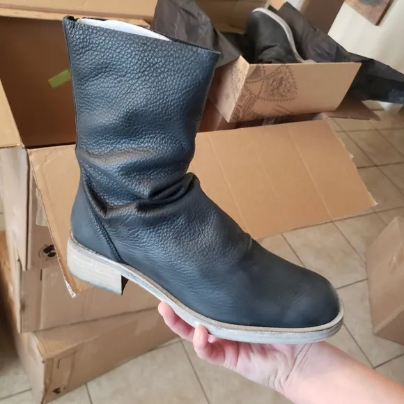 Free People Sutton tight slouch boots black leather size 39.5 US 9.5 new in box