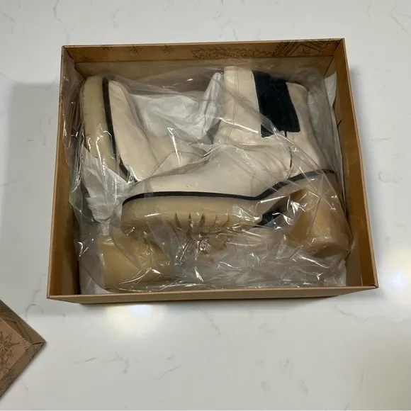 Free People White James Chunky Chelsea Boots 40