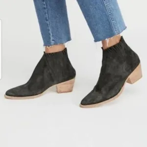 Free People x FarylRobin Trill Pointed Toe Ankle Boot in Black Size 8