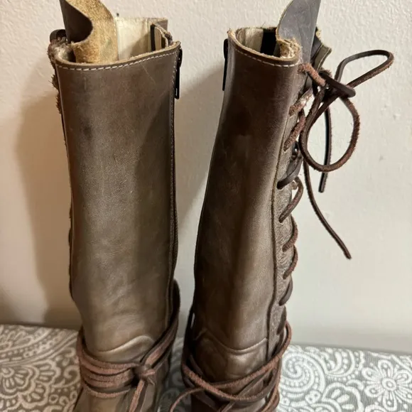 Freebird CASH Distressed Taupe Brown Zip Lace Up Leather Boots Size 7