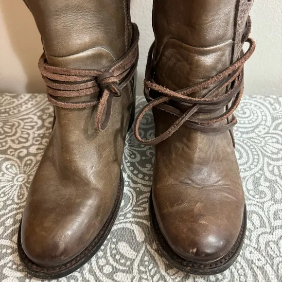 Freebird CASH Distressed Taupe Brown Zip Lace Up Leather Boots Size 7