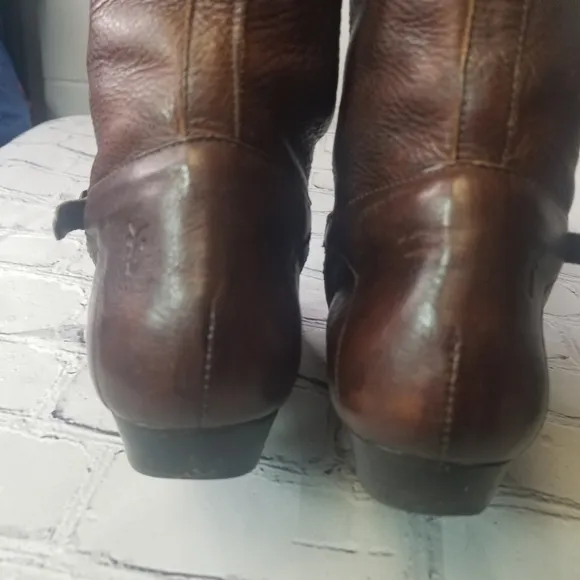 Frye Bonnie brown leather riding boots