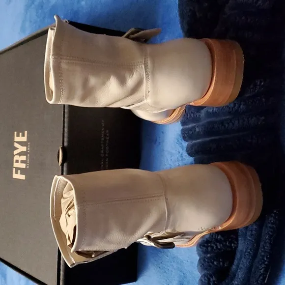 Frye Boots Veronica Bootie