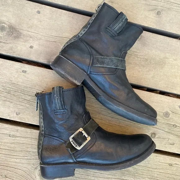 FRYE Boots VICKY ARTISAN Moto Combat Black Leather Suede Silver Buckles Size 8