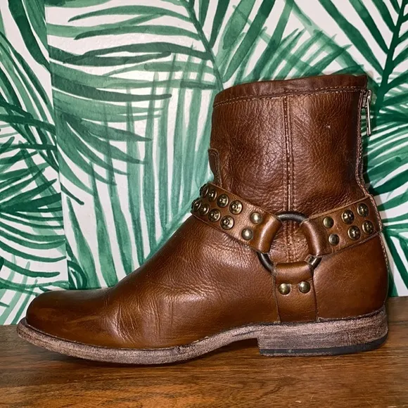 Frye Brown Leather Phillip Studded Harness Boots 76491 Women’s 6 B
