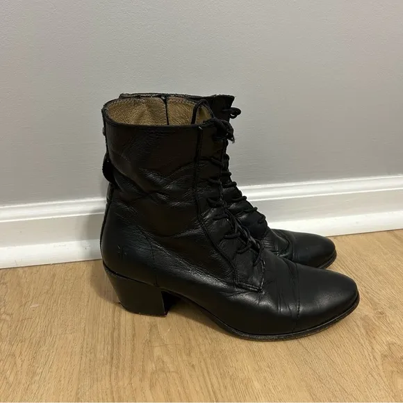 Frye Courtney Lace Up Mid Heel Black Leather Boot Women’s Size 8.5