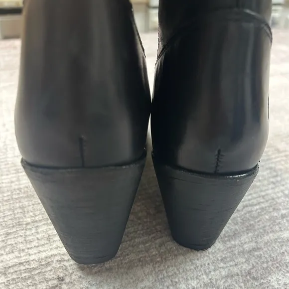 Frye Jackie Button Tall Black Oiled Leather Boots Women’s 7