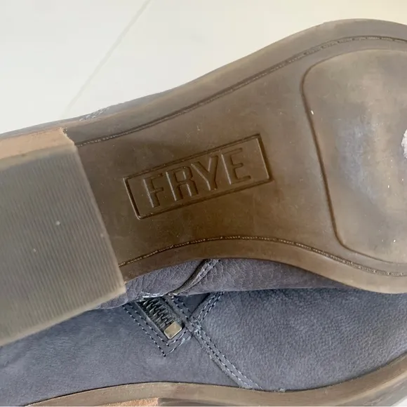 Frye Judith Double Zip Ankle Boots Suede Ash Gray Sz 8.5 Heeled Booties