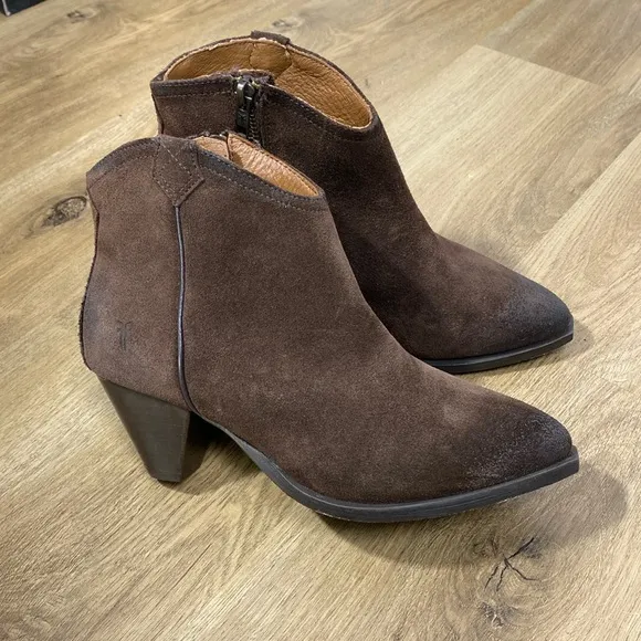 Frye June Western Shootie Brown Suede Ankle Boots size 7