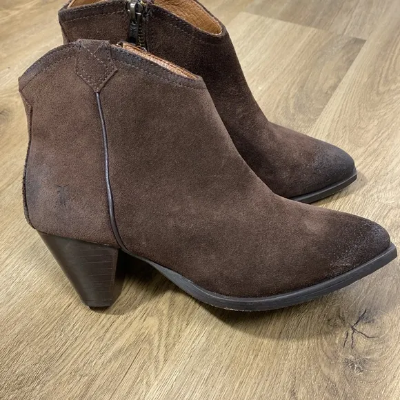 Frye June Western Shootie Brown Suede Ankle Boots size 7