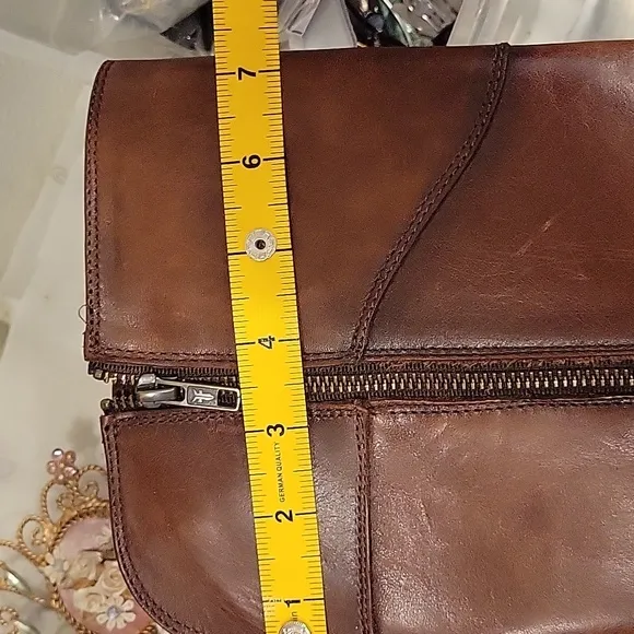 FRYE LEATHER BOOTS W ZIPPER. EXCELLENT 8 cognac / camel redish brown.