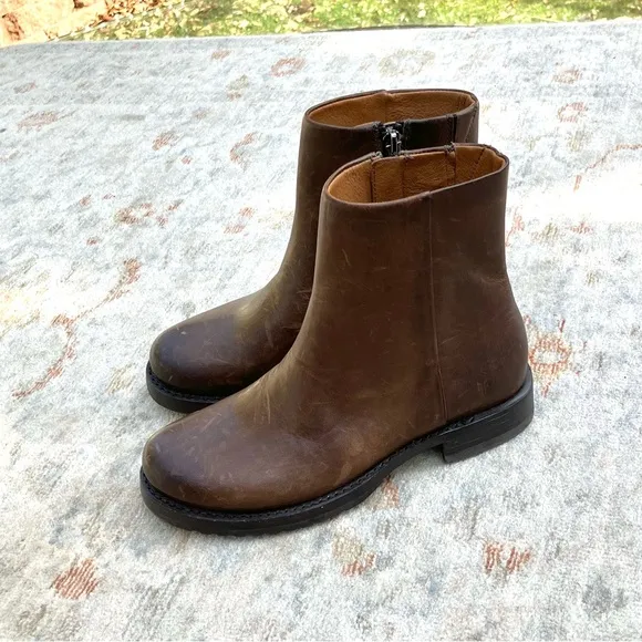 Frye NWT New Brown Leather Ankle Boots Sz 7
