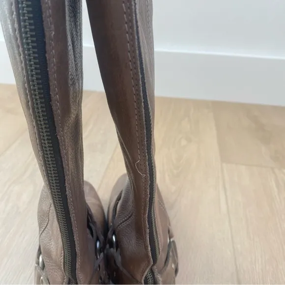 Frye Phillip tall harness buckle riding moto boots brown leather 8
