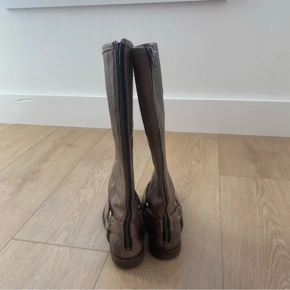 Frye Phillip tall harness buckle riding moto boots brown leather 8