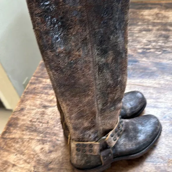 Frye signature studded harness rustic brown leather boots size 6