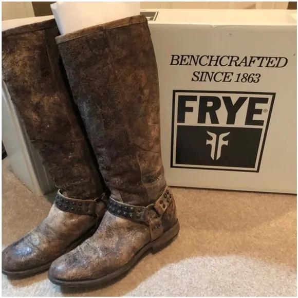 Frye signature studded harness rustic brown leather boots size 6