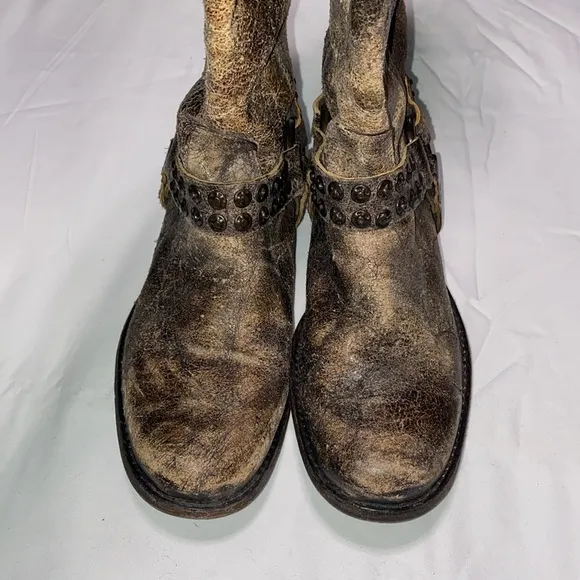 Frye Sz 6 B Brown Distressed Leather Harness Studs knee high riding boots