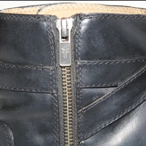 Frye Womens 7.5 M Patty Black Moto Bootie Ankle Boots EUC BLOCK HEEL.